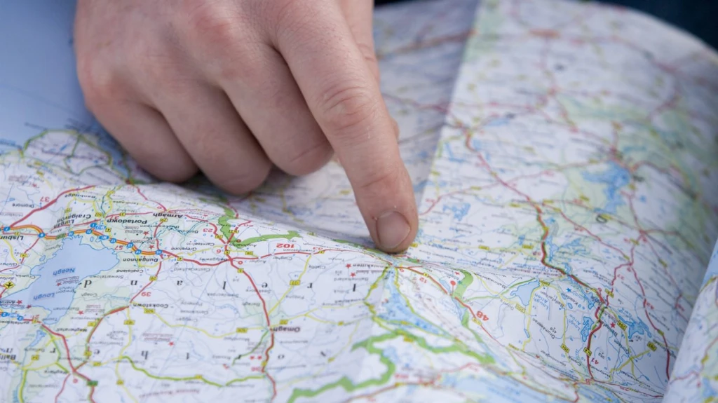 Чому паперові карти знову стають популярними на тлі залежності від GPS
